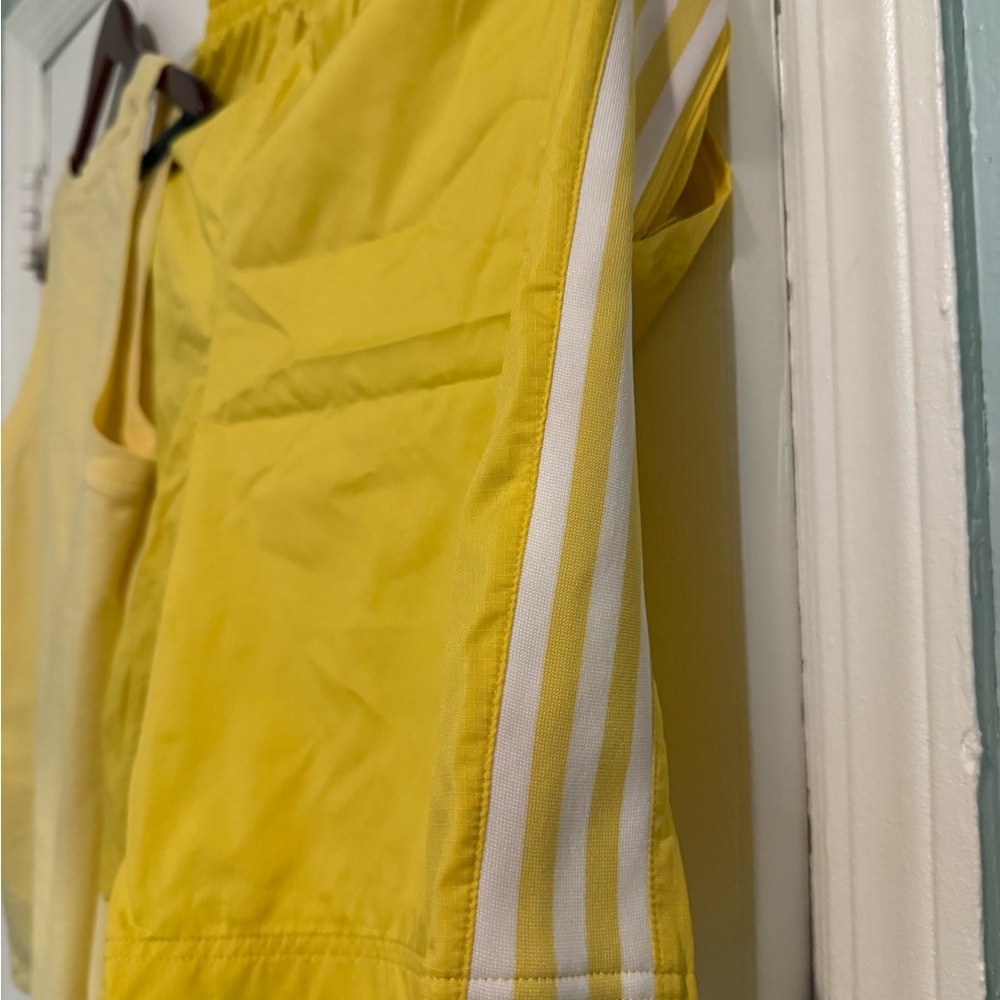 Adidas men’s Yellow Tank Top & Shorts - Picture 3 of 3